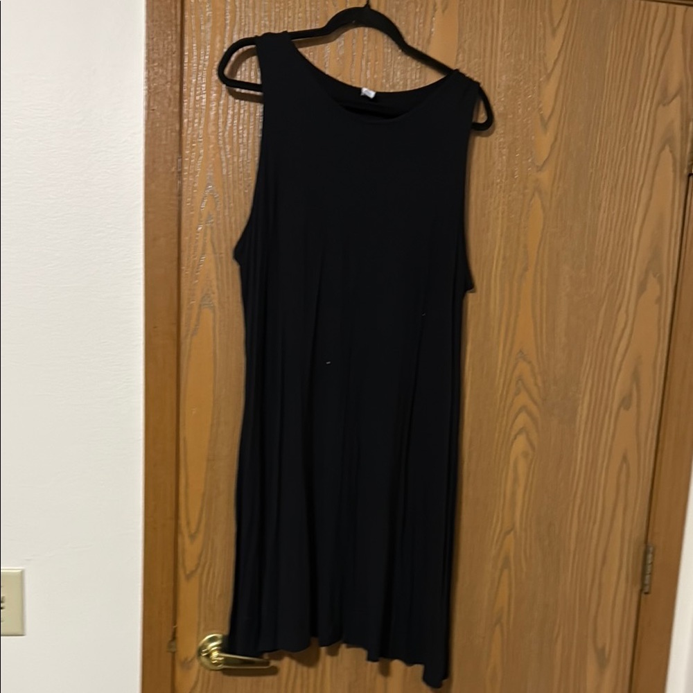 Black Sleeveless Dress